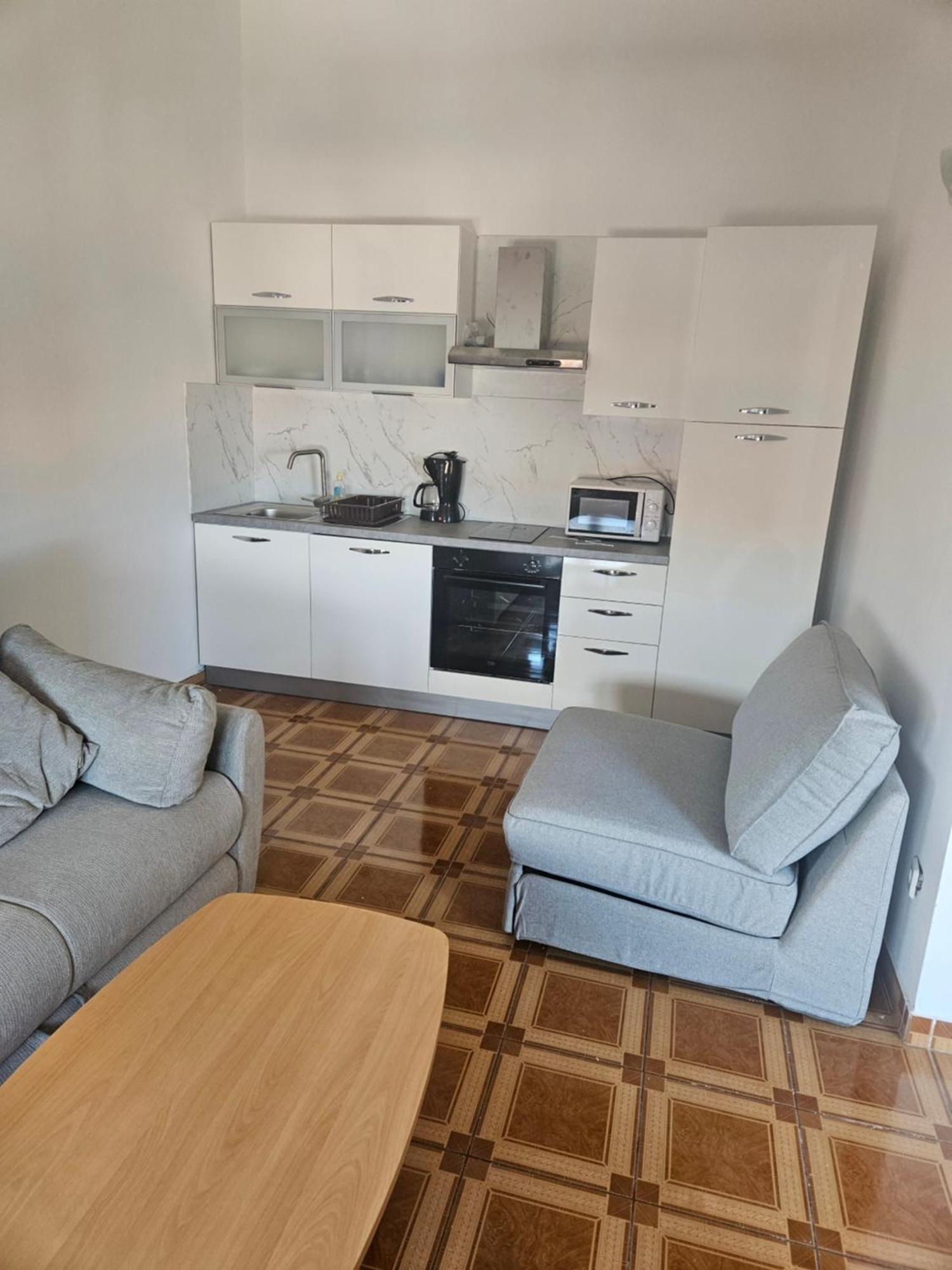 Apartments Nada Vir Exterior photo