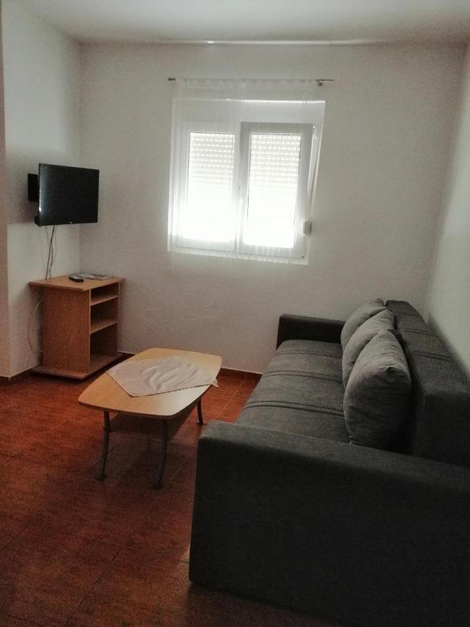 Apartments Nada Vir Exterior photo